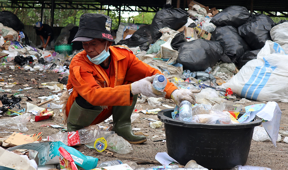 Sistem pemilah sampah otomatis