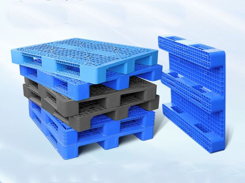 Usaha distribusi pallet plastik