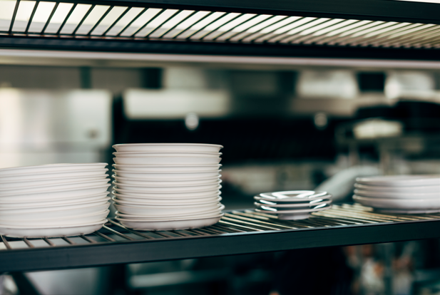 area pencucian besar restoran