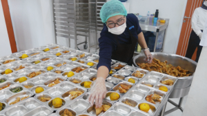 Pengawasan Higienitas Area Masak Ketat Berlapis