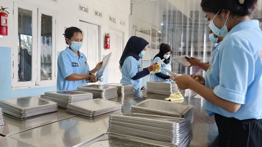 pembersihan rutin dapur mbg